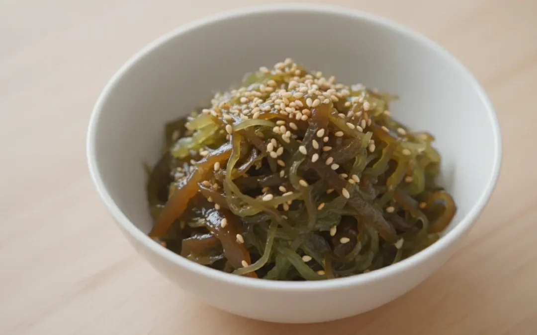 Was ist Wakame-Salat? Umami-Beilage aus Algen